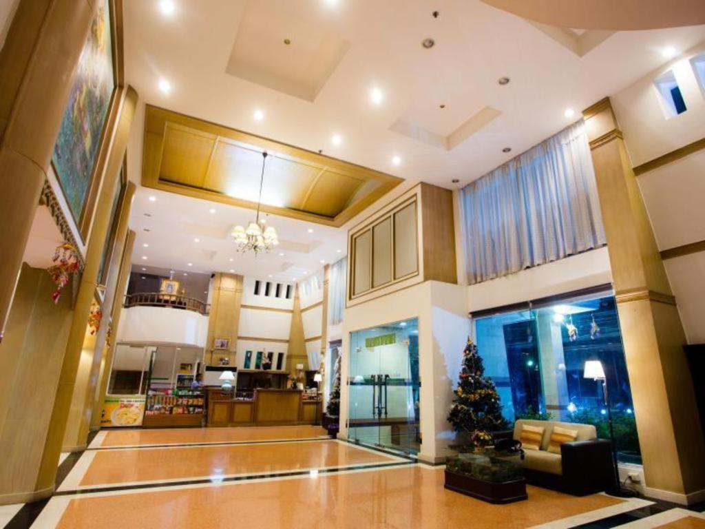 At Ayutthaya Hotel Bagian luar foto