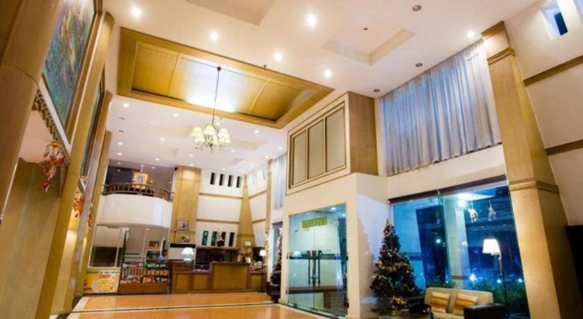 At Ayutthaya Hotel Bagian luar foto