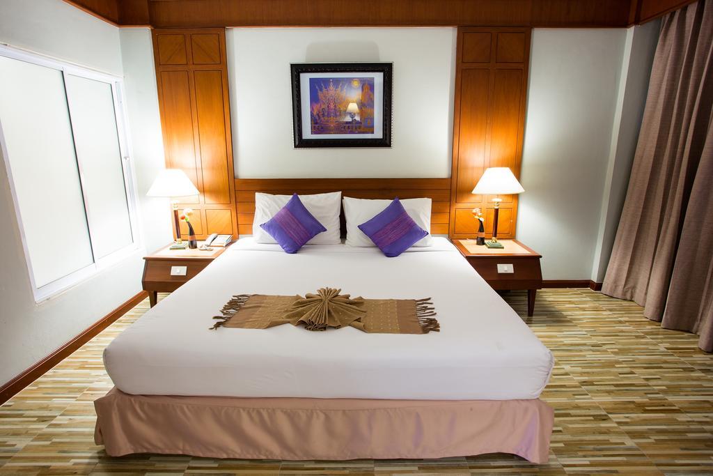 At Ayutthaya Hotel Bagian luar foto